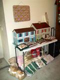 vintage dollhouses; fabric; more (sewing room)