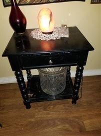 Black lacquer accent table
Polish crystal