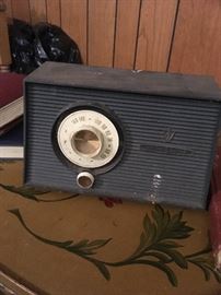 Vintage GE Tube Radio, it WORKS!!!