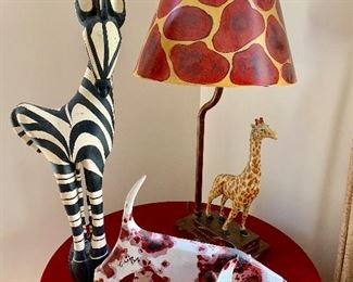 Animal decor!  Single giraffe lamp.