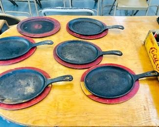 Vintage Cast Iron Lodge set