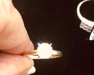 10K ring with Cubic Zirconia