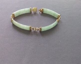 Beautiful Jade and Gold Bracelet