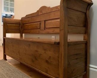 English Country Storage Bench