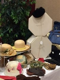 Let's go shopping ! Wonderful vintage hats, hat boxes, and gloves