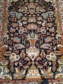 Beautiful 4 feet x 6 feet rug