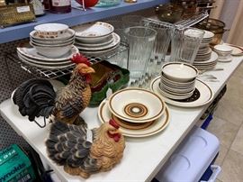 Miscellaneous dishes and pitchers