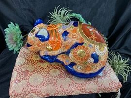 Ornate Asian style cat