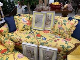 This sofa and chaise lounge will cheer up any room.