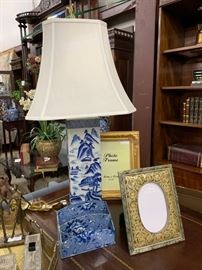 Blue & white Asian style lamp and letter holder
