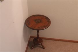 Ethan Allen Stenciled solid maple or birchside table " American Traditional"