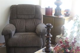 Recliner ( great condition)