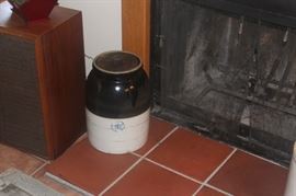 Antique crock w/ lid