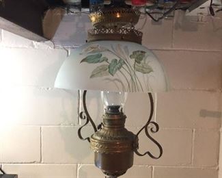 vintage kerosene hanging lamp, excellent condition