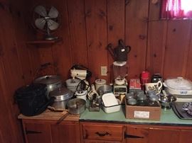 Many vintage kitchen items!