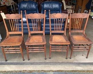 Set of 4    1910 Pressback Chairs.    American Oak        18' x 18" x 39.5"      Great Condition  Set for $75