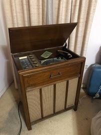 Stereo cabinet