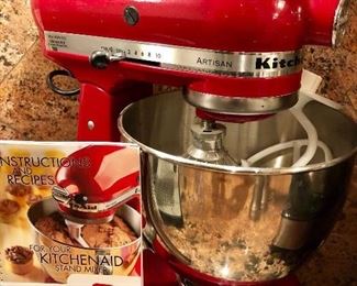 Like new Kitchenaid Mixer