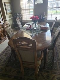 Classy Dining table and 6 chairs
