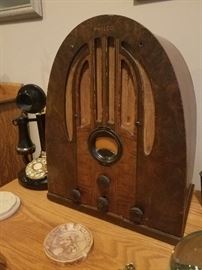 Antique Philco Cathedral top Radio  ca 1937 Walnut
Old Style Phone