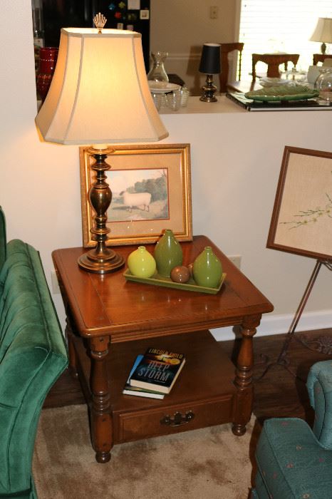 Oak end table & Brass Lamp