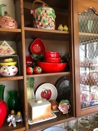 Set of strawberry bowls.