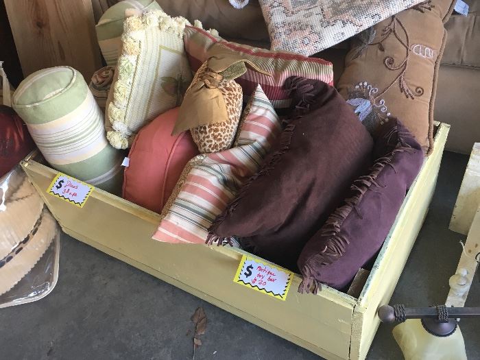 Assorted accent pillows