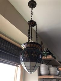 Stained glass hanging pendant light fixture