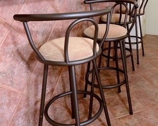 PERFECT SIZE BAR STOOLS.