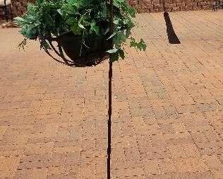 HANGING PLANT HOLDER