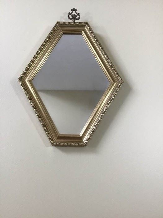 Decorative mirror https://ctbids.com/#!/description/share/143276