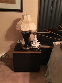 Matching Nightstands to the bed, Made in Italy