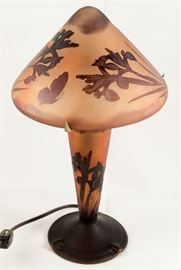 LA ROCHERE FRENCH ART GLASS CAMEO GLASS LAMP