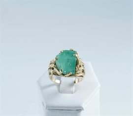 Barrel Emerald. 18K Gold