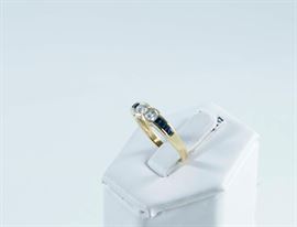 18K yellow gold diamond and sapphire ring. With appraisal.