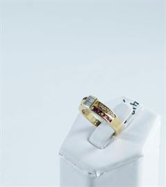 18K yellow gold diamond and ruby ring. With appraisal.