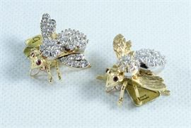 18K yellow gold rosenthal diamond bee pin/pendant. With appraisal.