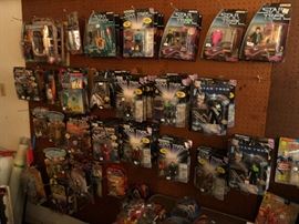 Star Trek blister packs
#marvelcomicsgroup #marvelSUPERHEROportfolios #salquartuccio #salquartuccioproductions #fastnerandlarson #kenbarr
