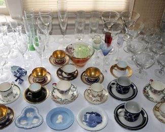 Val St. Lambert, Daum, Waterford, Steuben, Wedgwood, Orrefors, Victoria Carlsbad, Waterford, Spode, Royal Doulton, Noritake, Tiffany & Co., Simon Pierce, Royal Copenhagen, Royal Worcester, Lenox, Richard Genori.