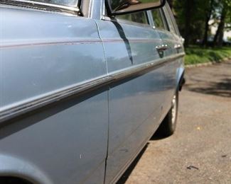 1985 Mercedes-Benz 300TD Turbo; 224K mi, moonroof+heated seats. Runs and drives.