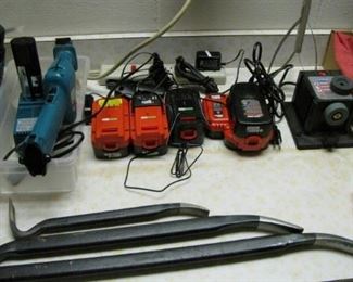 More cordless tools, pry bars , drill bits