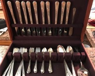 WM Rogers MFG CO service for 8