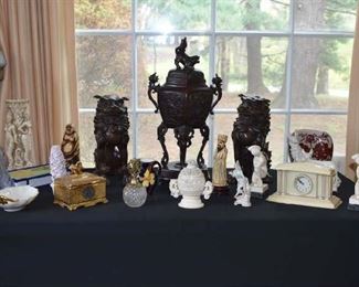 Japanese Meiji Bronz Urn, Closeup of the Urns, Figurines, Tiger, Clock, Perfume, Fu Dogs