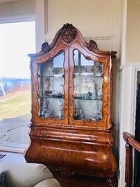 ITALIAN MAGGIOLINI STYLE MAPLE BURL CHINA CABINET WITH INLAYED FLORAL PATTERN (63”W x 23”D x 99”H)