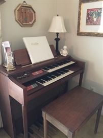 Thomas  Organ with all the books and info