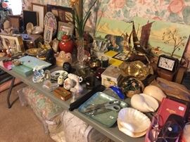 Lots of decorator items, and look at those paint by number prints in the back!