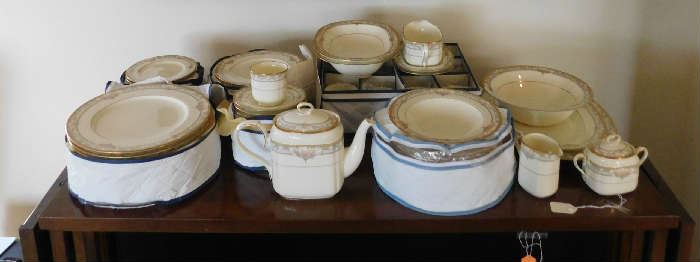 NORITAKE Bone China Barrymore Pattern