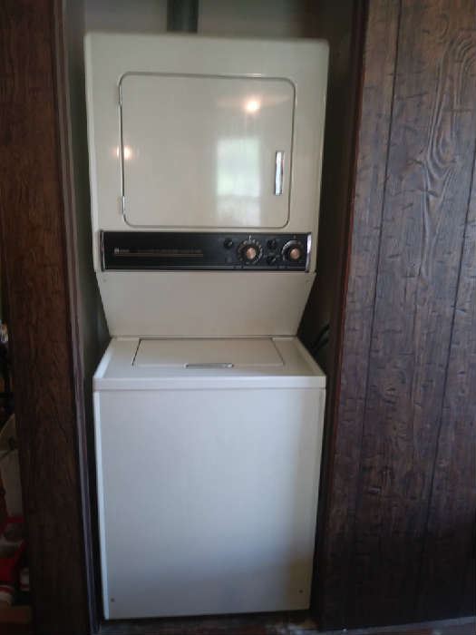 Stackable washer & dryer - apartment size