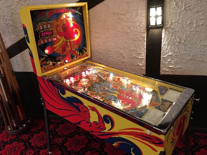 Retro Bally's Fireball Pinball Machine. Excellent cond.