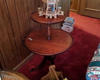 pie crust table